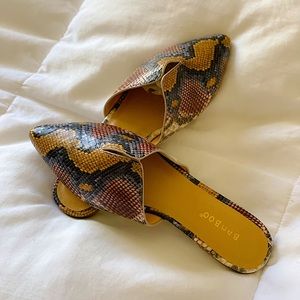 Snake Skin Women’s Pointed Slip On Size 7.5